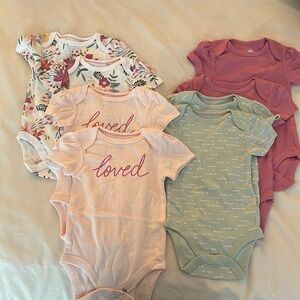 8 short sleeve onesies NWOT